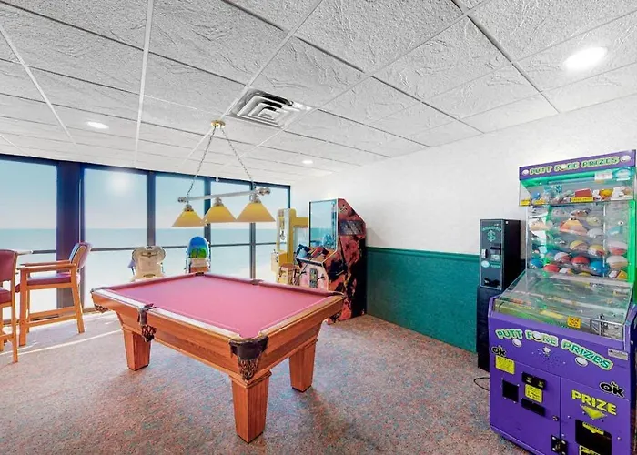 Adorable Beachfront With Balcony Incredible Views Pools & Game