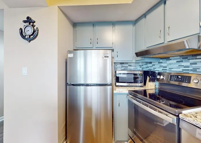 Adorable Beachfront With Balcony Incredible Views Pools & Game *