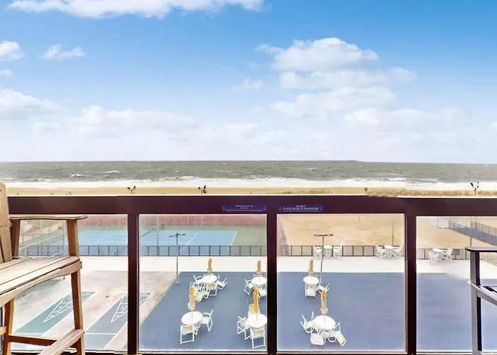 Adorable Beachfront With Balcony Incredible Views Pools & Game